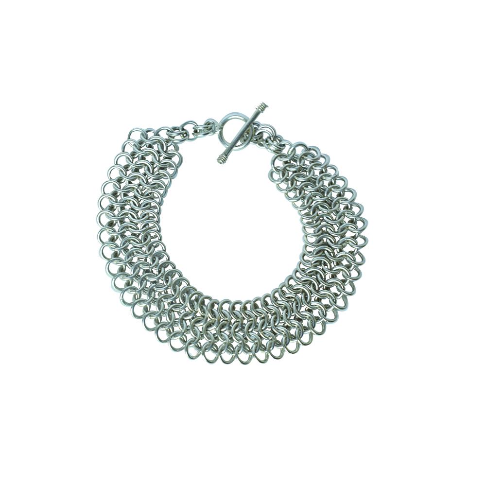 This is a gorgious neckles. After removing the backgr...