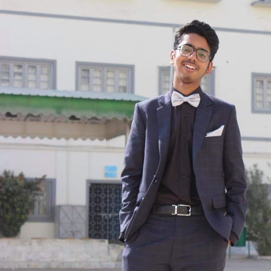 I will design professional logos, posters and brochur...