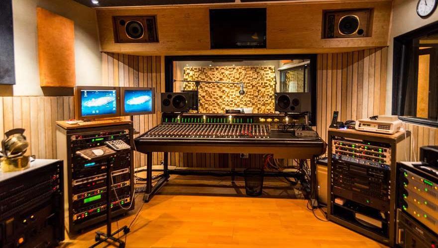 I will songwrite and ghostproduce a whole commercial ...