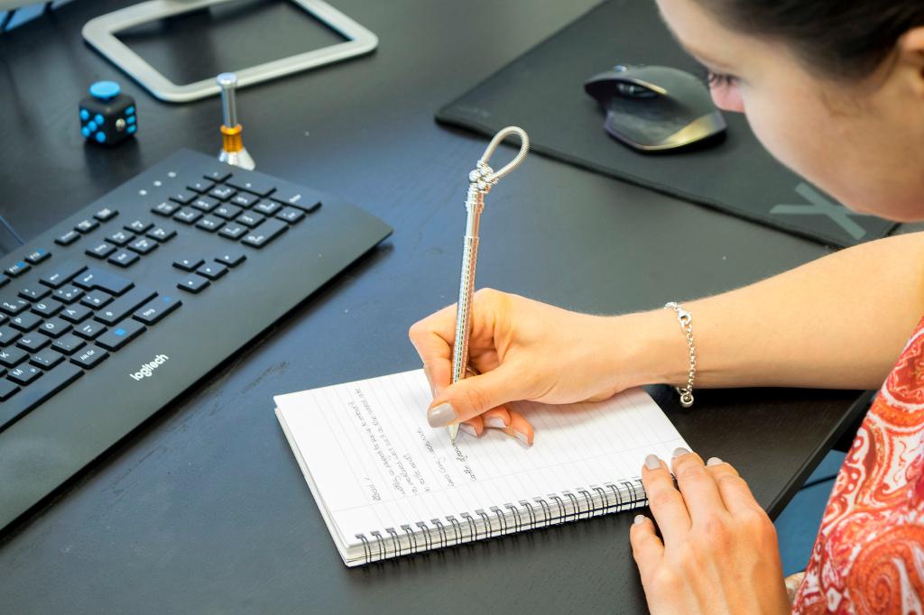 1000 words manually written unique and SEO oriented article 