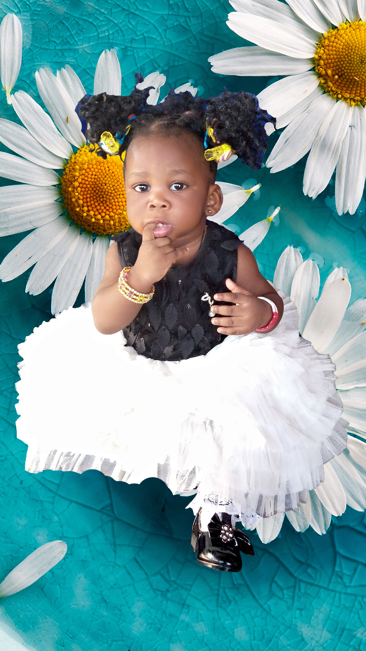 Remove and change background of 10 pictures