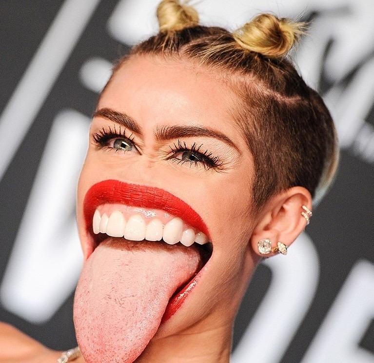 I AM ABLE TO TURN YOUR FACE INTO THE FUNNIEST PICTURE, FROM A PHOTO YOU SUPPLY