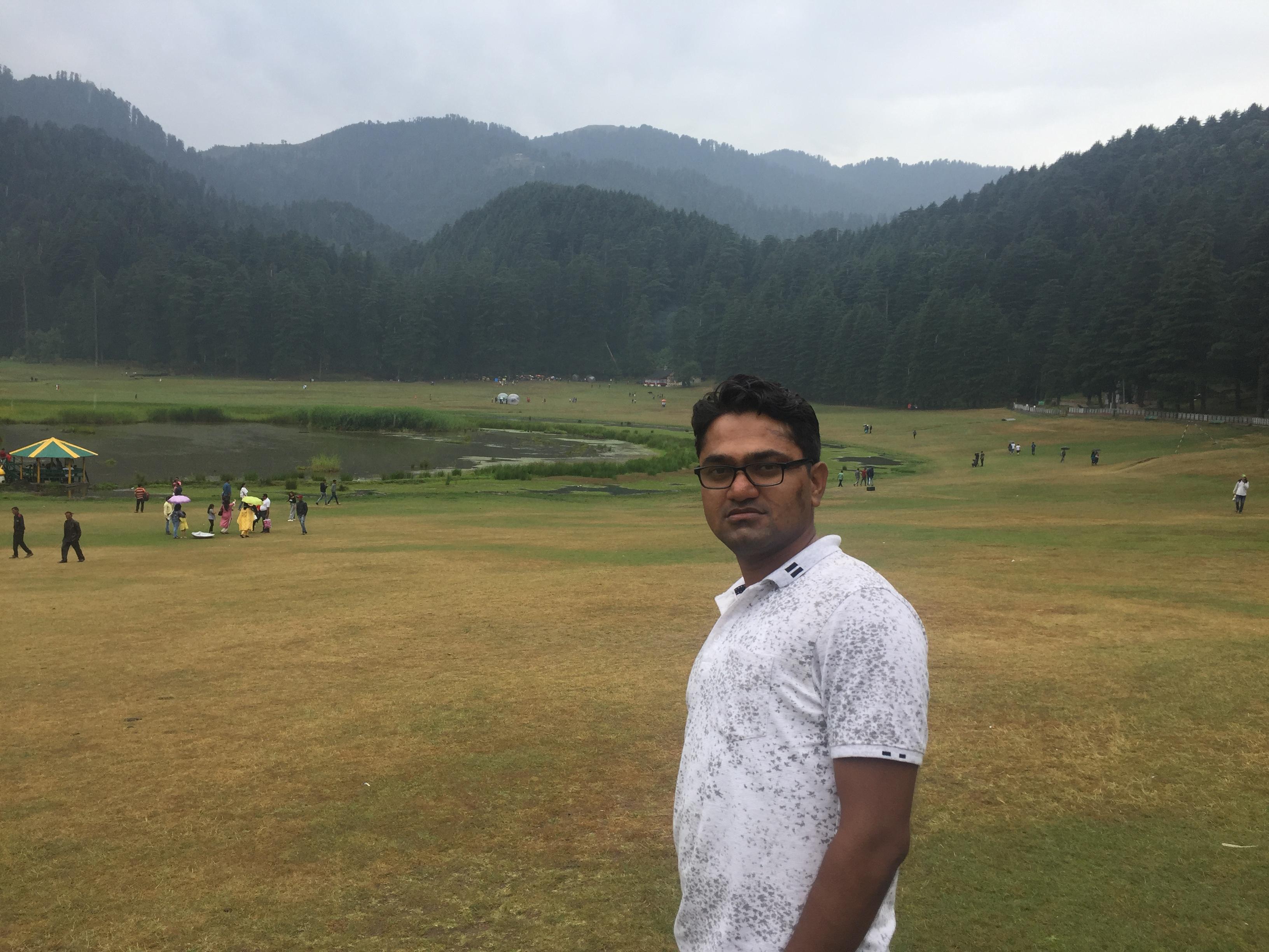 Data Entry Operator with super typing speed and done work in time limit