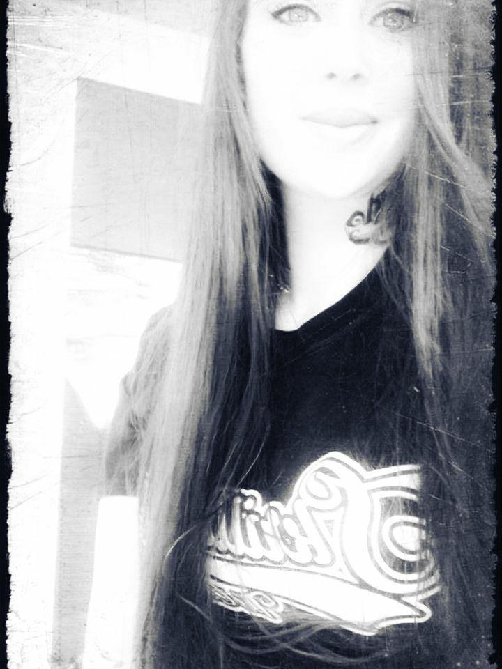 Turn your picture into an old fashion photograph