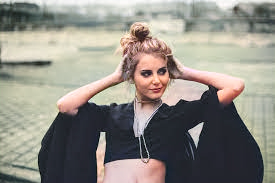 I can colorize black & white photos even if it is damaged or mutilated