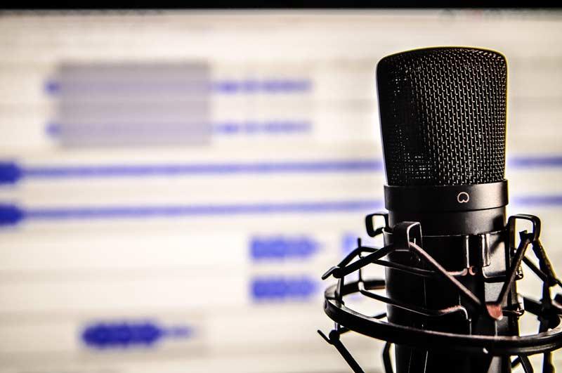record a Voice over in English, in frensh and in arabic