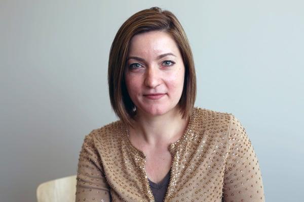 write two 600 word articles 