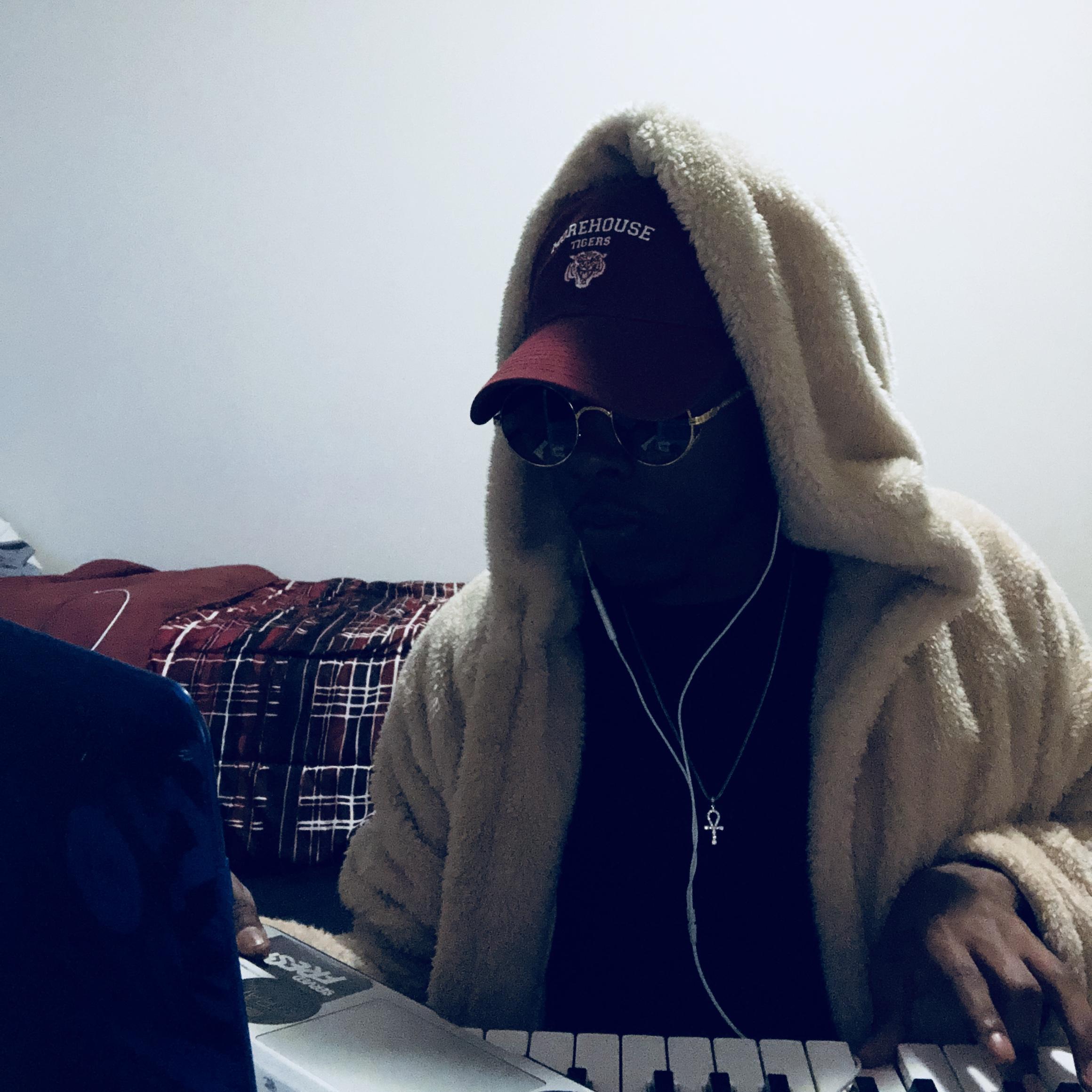 I Make Beats for artists, youtubers, video games, and Animes